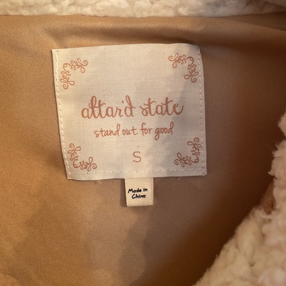 Altar’d State Teddy Bear Fleece Size Small - Picture 2 of 8